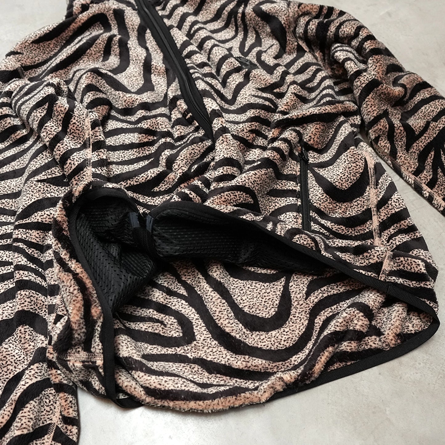 【South2 West8】サウスツーウエストエイト men's Piping Jacket-Poly Fleece/Printed "Beige"