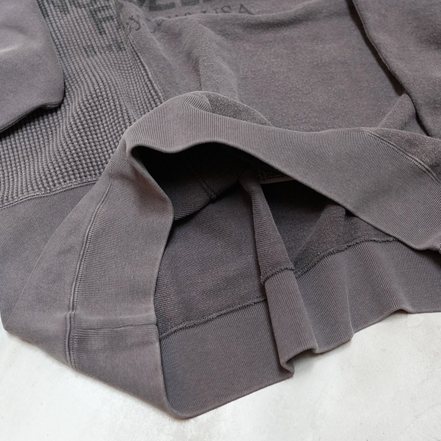 【THE NORTH FACE Purple Label】ノースフェイスパープルレーベル men's Field Patchworked Crewneck Sweatshirt "Asphalt Gray"