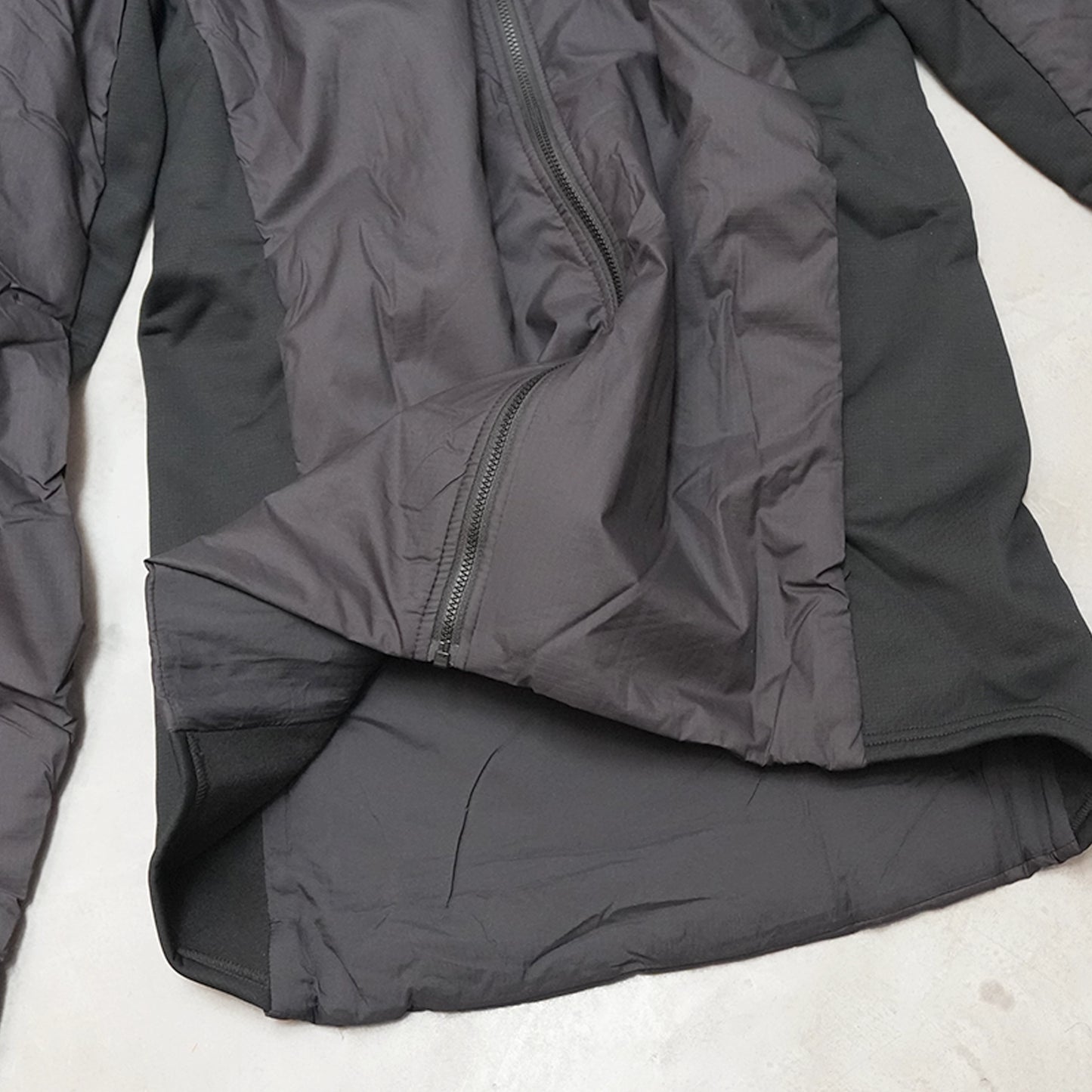 【ENLIGHTENED EQUIPMENT】エンライテンドイクイップメント men's Outcast Jacket -Hood- ”Black”
