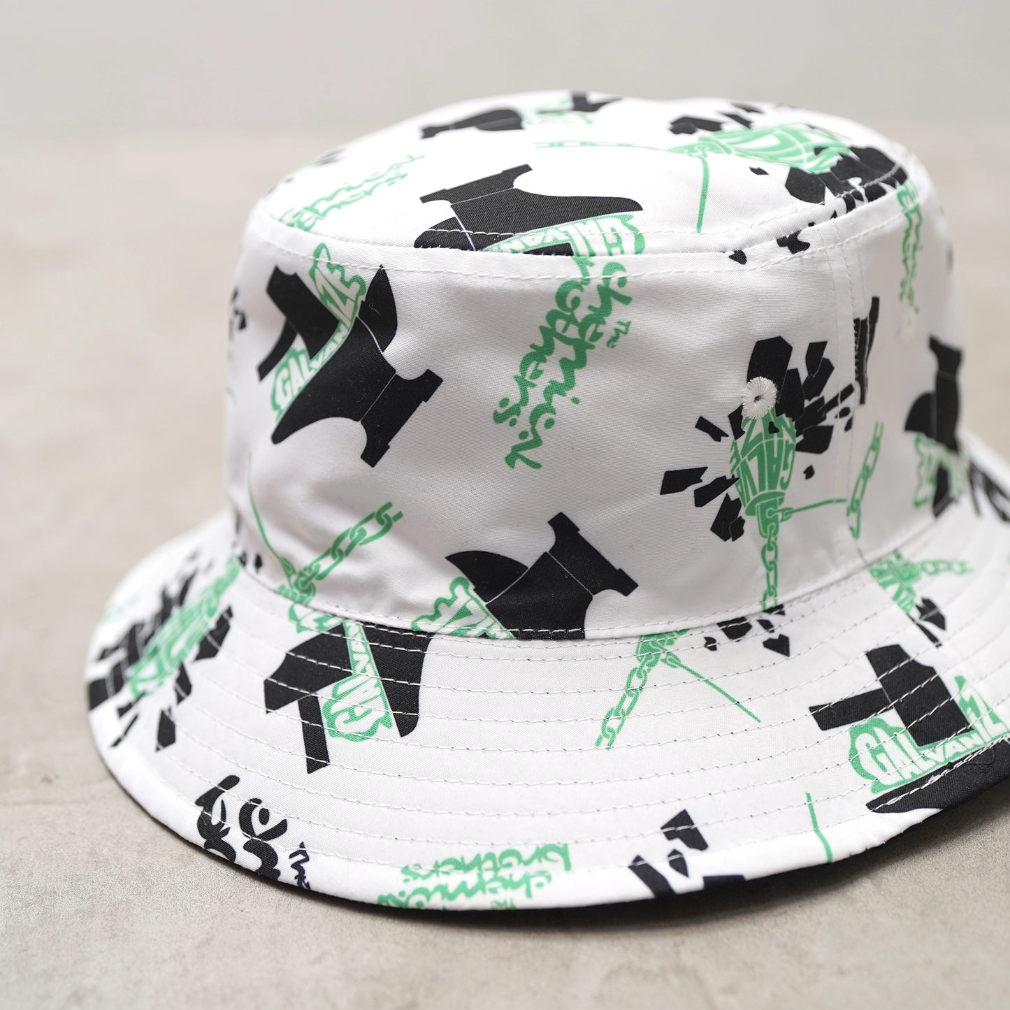 【NEW ERA】ニューエラ Bucket01 Reversible The Chemical Brothers Galvanize "Black×White"