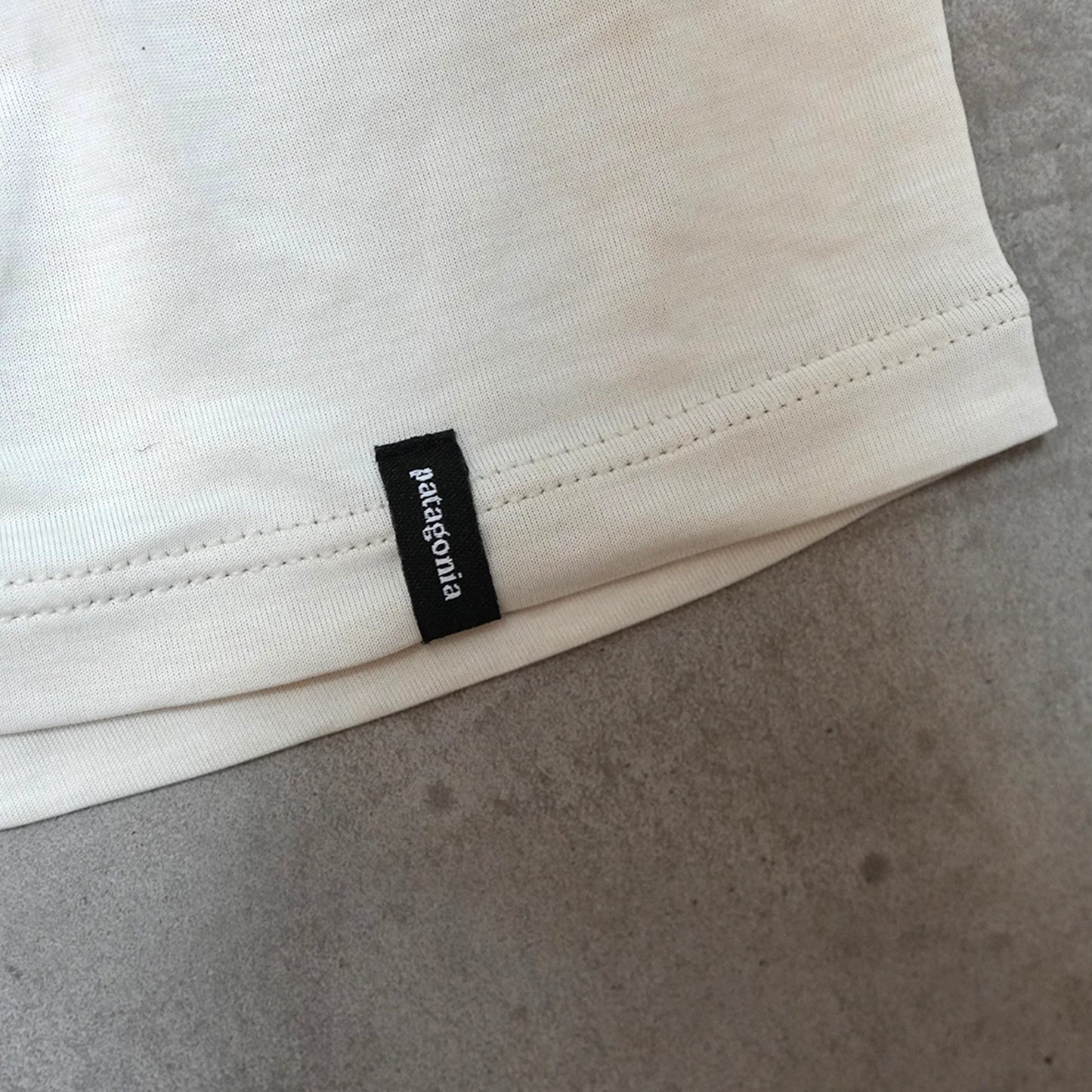 【patagonia】パタゴニア men's Capilene Cool Daily Hoody - Boardshort Logo "DYWH" ※ネコポス可