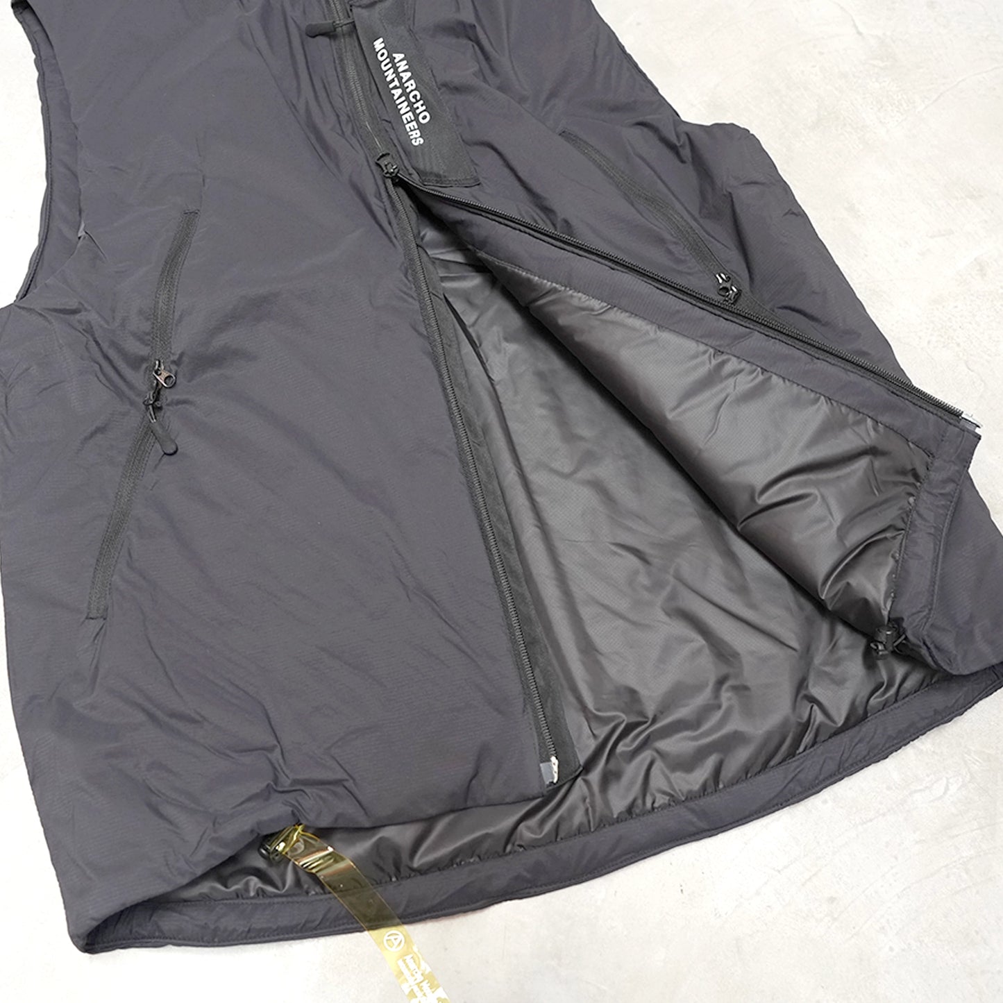 【Mountain Research】マウンテンリサーチ ID Vest (Insulation) "Black"