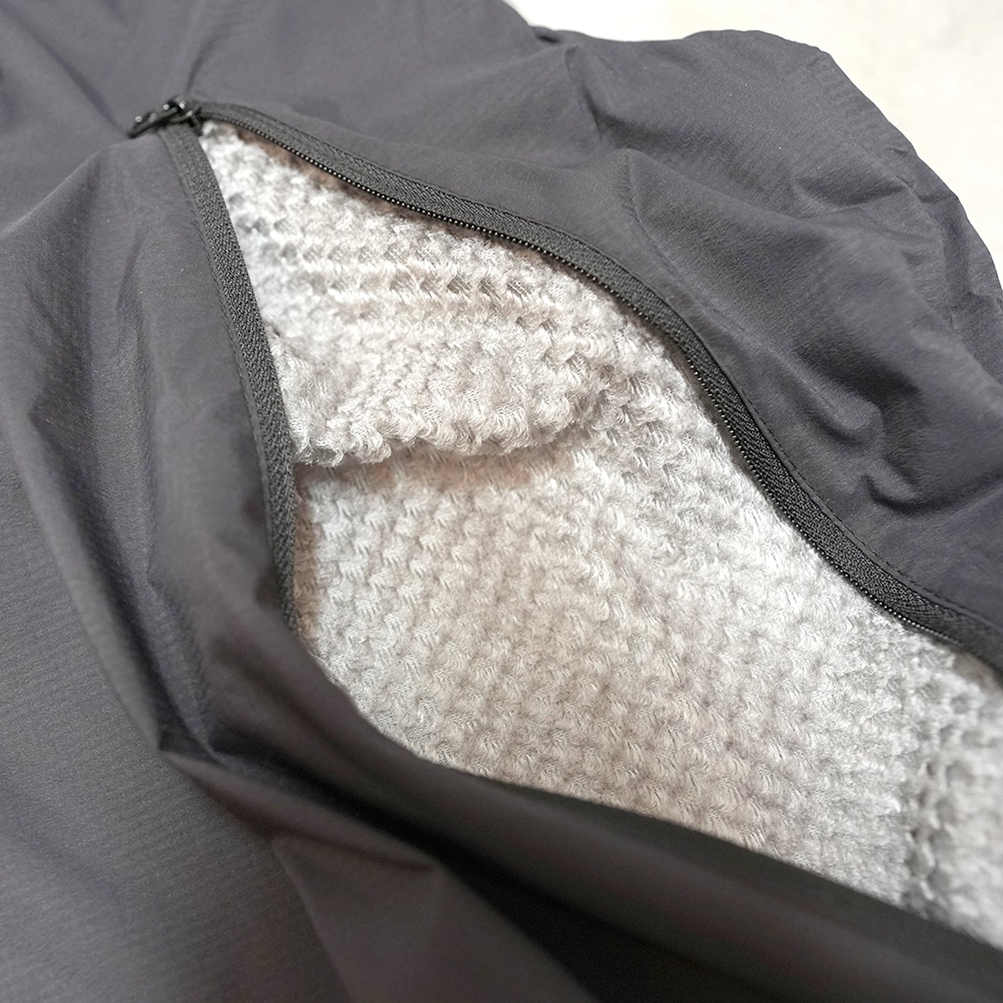 【Mountain Research】マウンテンリサーチ ID Vest (Insulation) "Black"