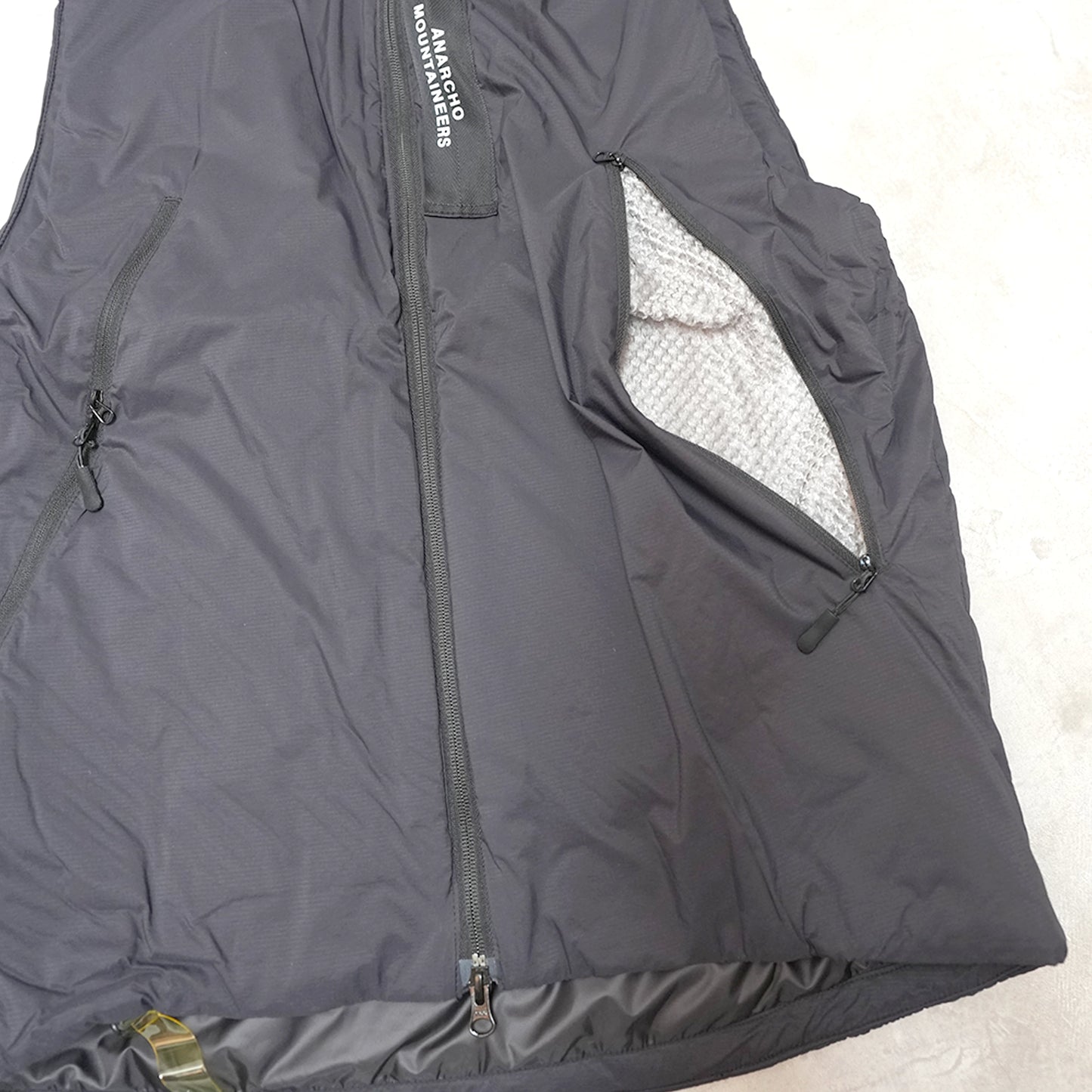 【Mountain Research】マウンテンリサーチ ID Vest (Insulation) "Black"