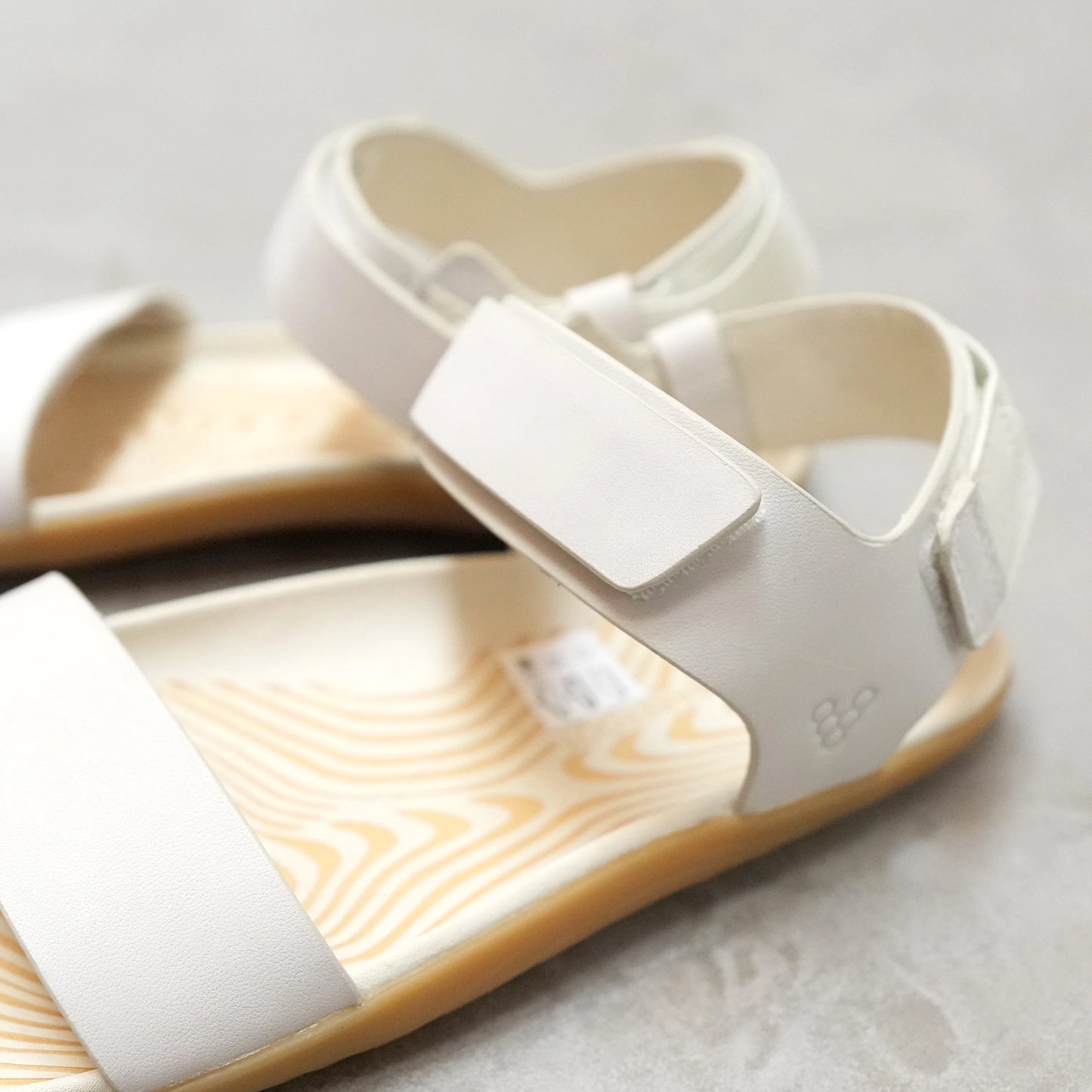 【VIVOBAREFOOT】ヴィヴォ ベアフット women's Sensus YIN Sandal "2Color"