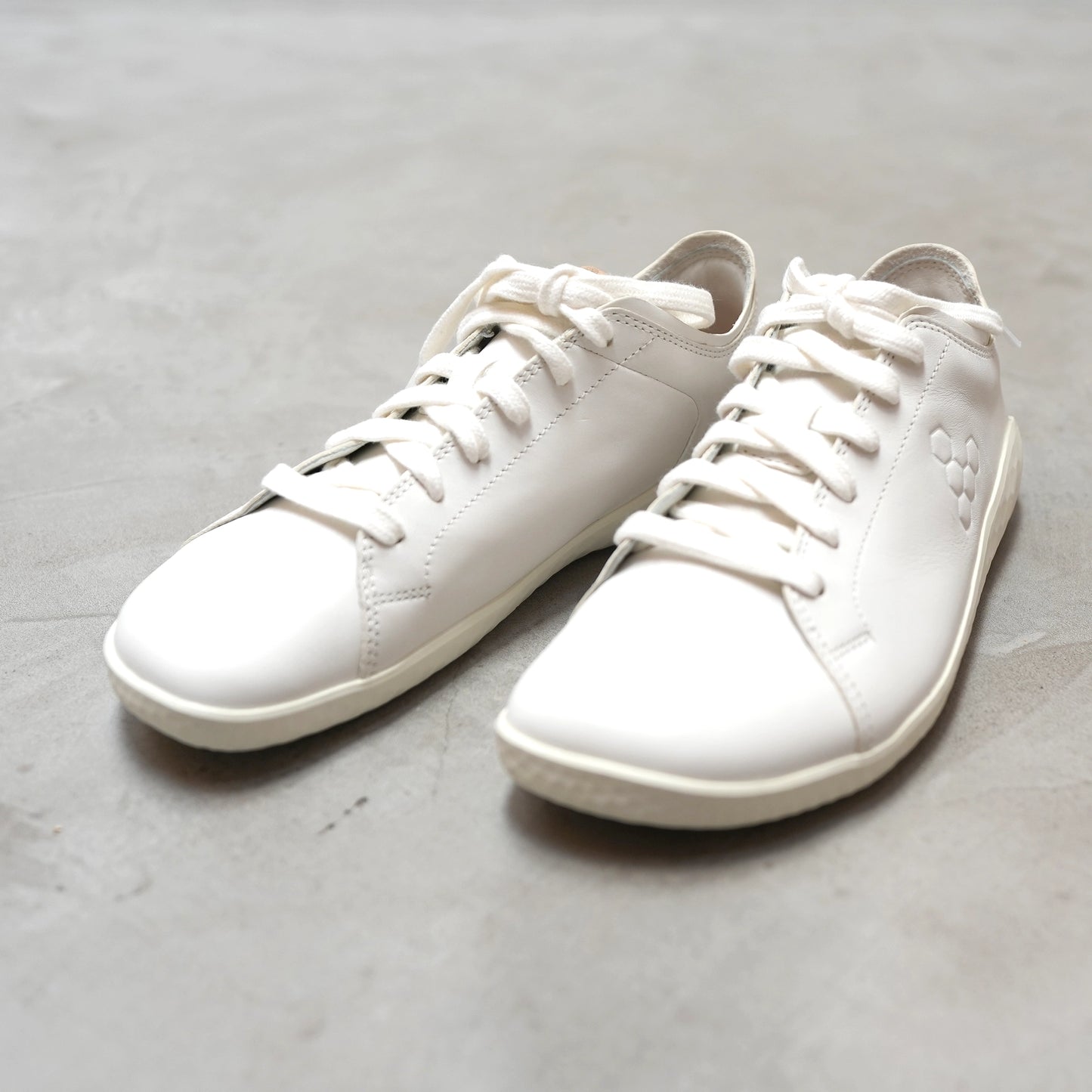 【VIVOBAREFOOT】ヴィヴォ ベアフット men's Geo Court Ⅳ "Bright White"