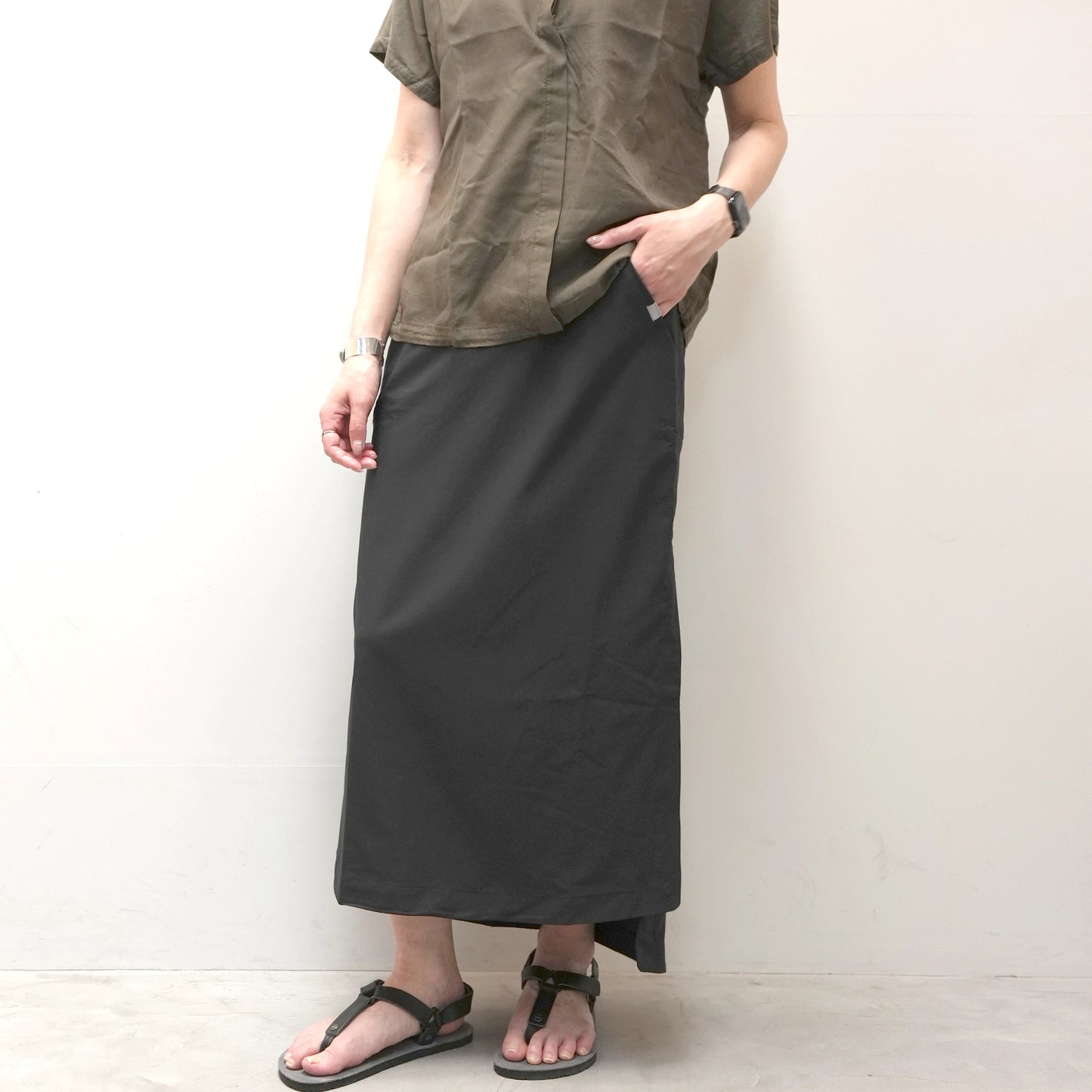 【HOUDINI】フーディニ women's Walkabout Skirt "True Black"