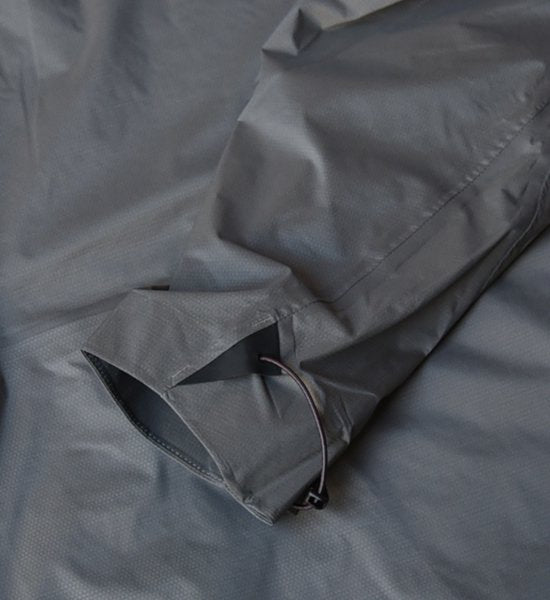 【KLATTERMUSEN】 クレッタルムーセン Fjorgyn Anorak "Rock Grey"