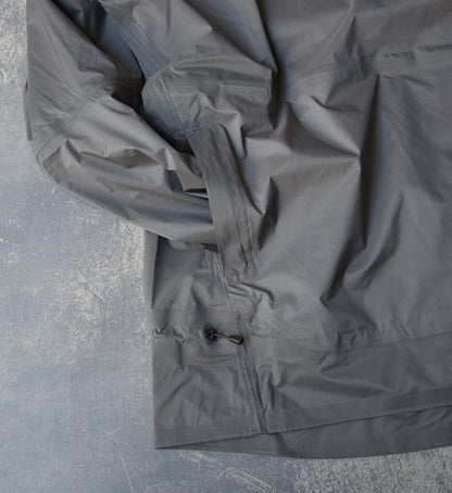 【KLATTERMUSEN】 クレッタルムーセン Fjorgyn Anorak "Rock Grey"