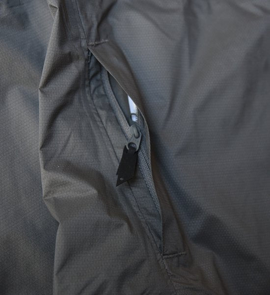 【KLATTERMUSEN】 クレッタルムーセン Fjorgyn Anorak "Rock Grey"