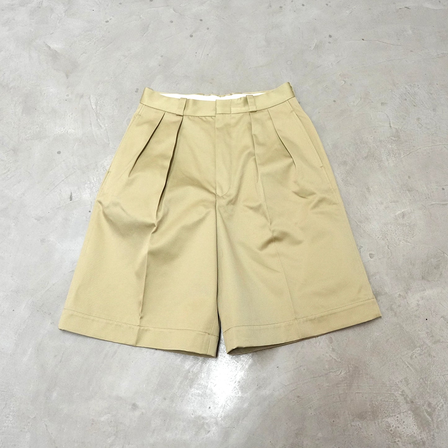 【nanamica】ナナミカ women's Double Pleated Chino Shorts "Khaki"