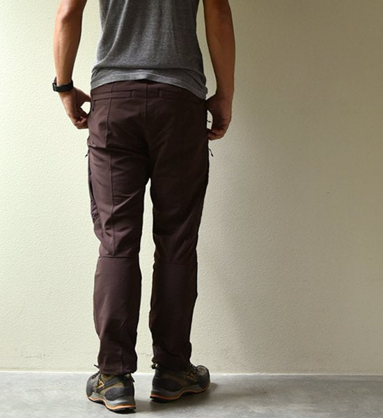 【and wander】アンドワンダー men's stretch shell pants "Brown"