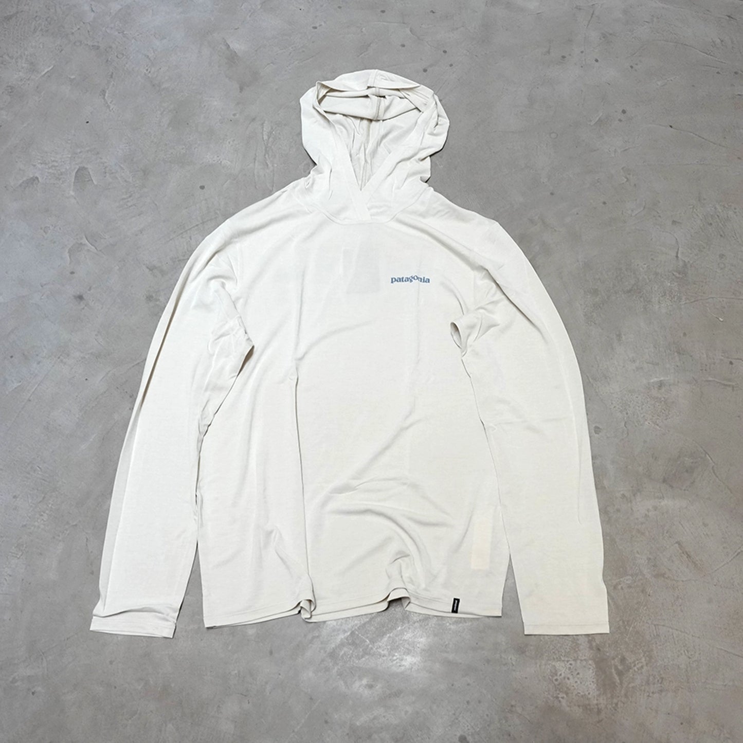 【patagonia】パタゴニア men's Capilene Cool Daily Hoody - Boardshort Logo "DYWH" ※ネコポス可