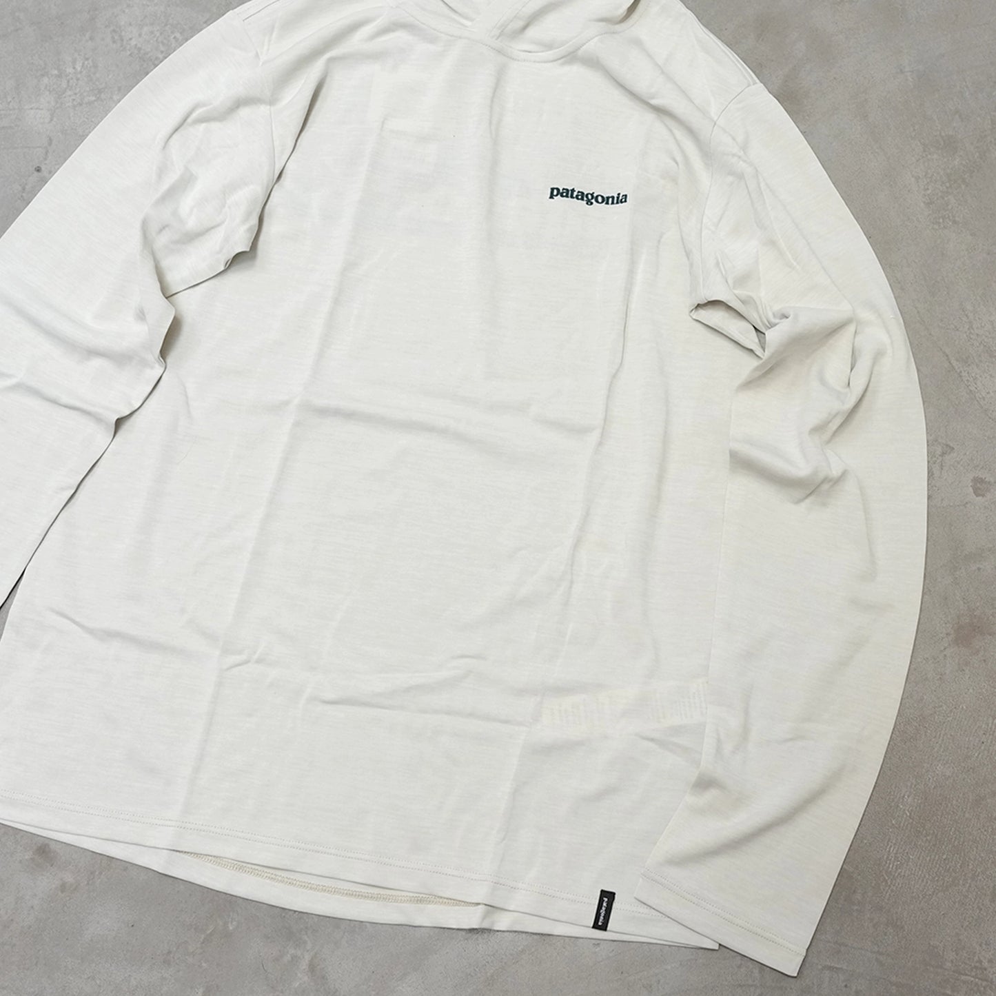 【patagonia】パタゴニア women's Capilene Cool Daily Hoody (Boardshort Logo) ※ネコポス可