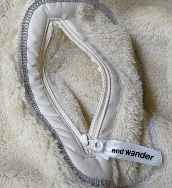 【and wander】アンドワンダー men's high loft fleece pullover ”2Color”