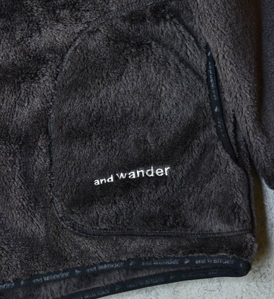 【and wander】アンドワンダー men's high loft fleece pullover ”2Color”