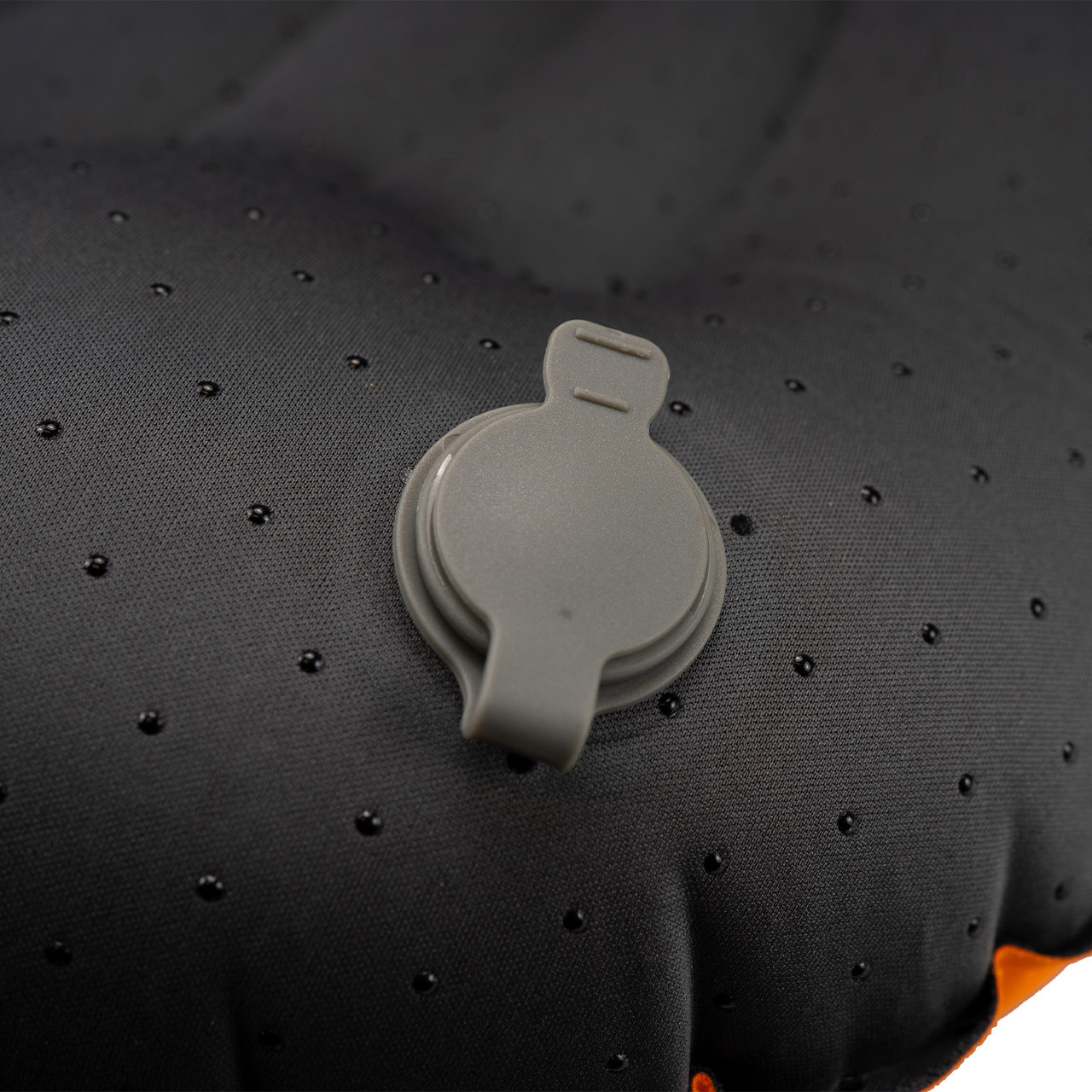 【ENLIGHTENED EQUIPMENT】エンライテンドイクイップメント Cloud 9 UL Pillow ”Orange”