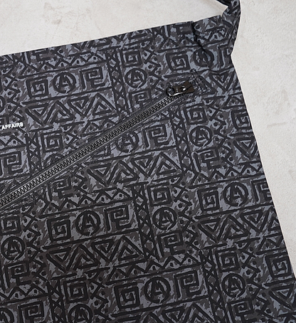 【Mountain Research】マウンテンリサーチ Batik Sacoche ”2Color”