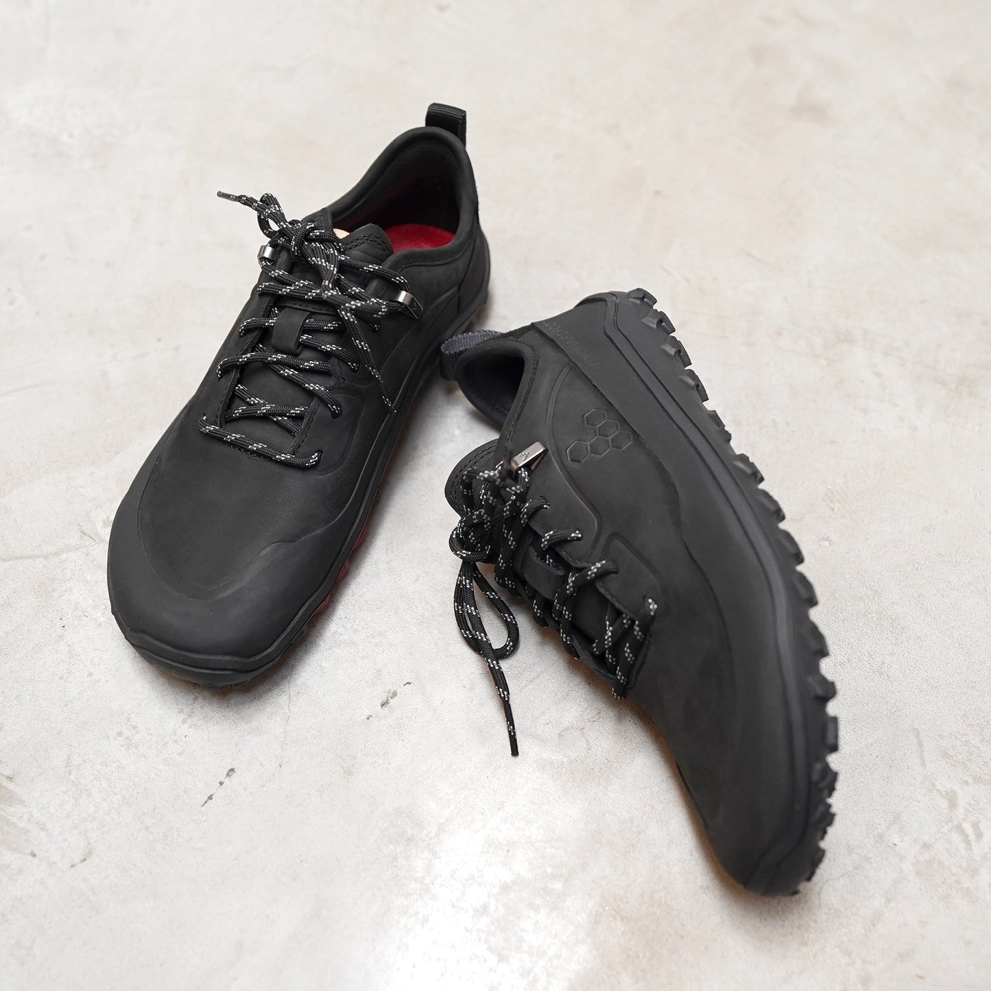【VIVOBAREFOOT】ヴィヴォ ベアフット women's Tracker Leather Low "Obsidian"