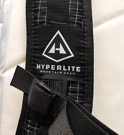 【Hyperlite Mountain Gear】ハイパーライトマウンテンギア DAYBREAK ULTRALIGHT DAYPACK "White"