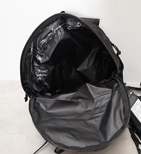 【Matador】マタドール Freefly16 Backpack "Black"
