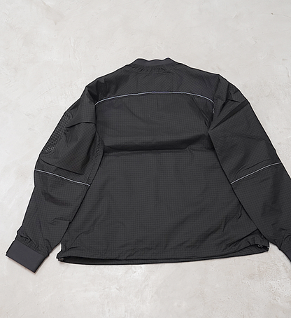 【and wander】アンドワンダー men's breath rip pullover jacket "Black"