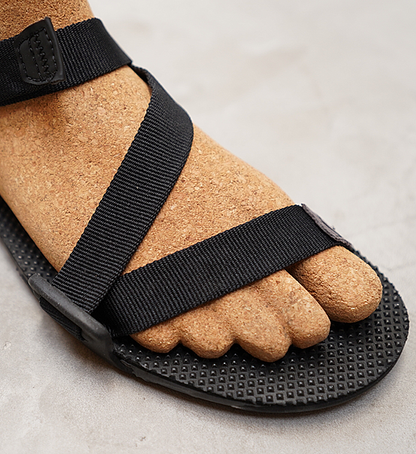 【XERO SHOES】ゼロシューズ women's Naboso Trail "Coal Black"