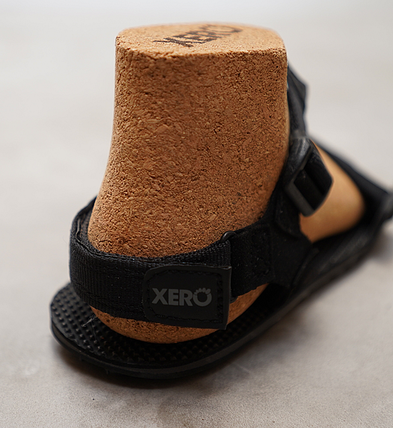 【XERO SHOES】ゼロシューズ women's Naboso Trail "Coal Black"