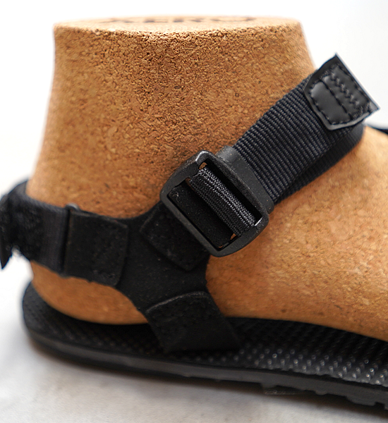 【XERO SHOES】ゼロシューズ men's Naboso Trail "Coal Black"