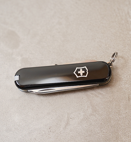 【Hyperlite Mountain Gear】ハイパーライトマウンテンギア Victorinox Swiss Army Classic SD "Black" ※ネコポス可