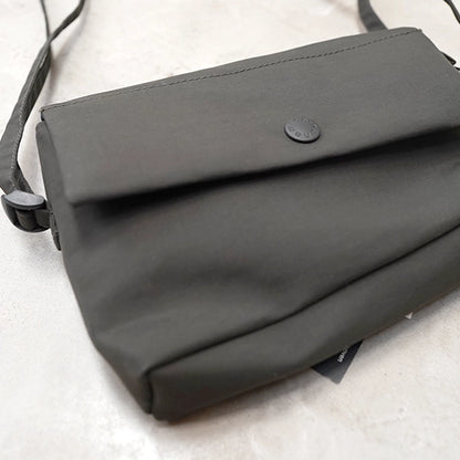 【nanamica】ナナミカ 2L PERTEX Cartridge Bag "2Color"