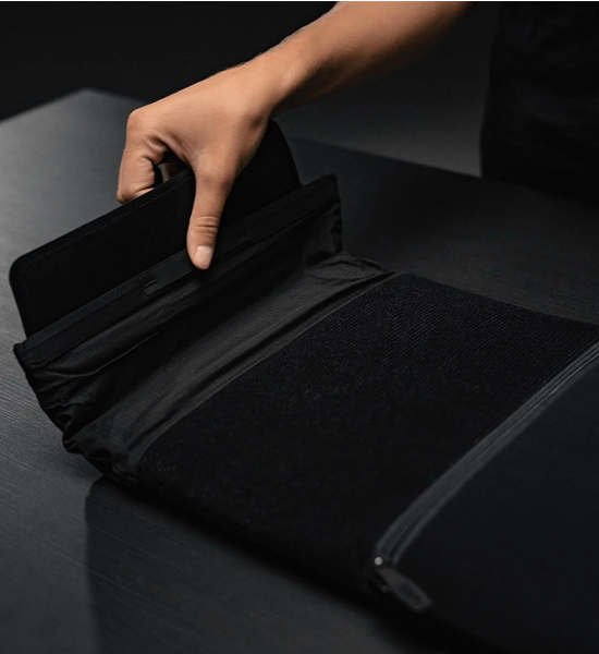 【Matador】マタドール Laptop Base Layer "Charcoal"