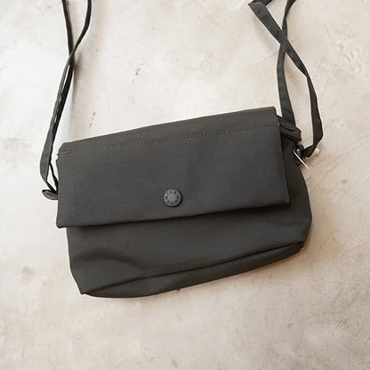 【nanamica】ナナミカ 2L PERTEX Cartridge Bag "2Color"