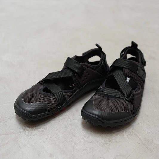 【VIVOBAREFOOT】ヴィヴォ ベアフット men's Tracker Sandal "Obsidian"