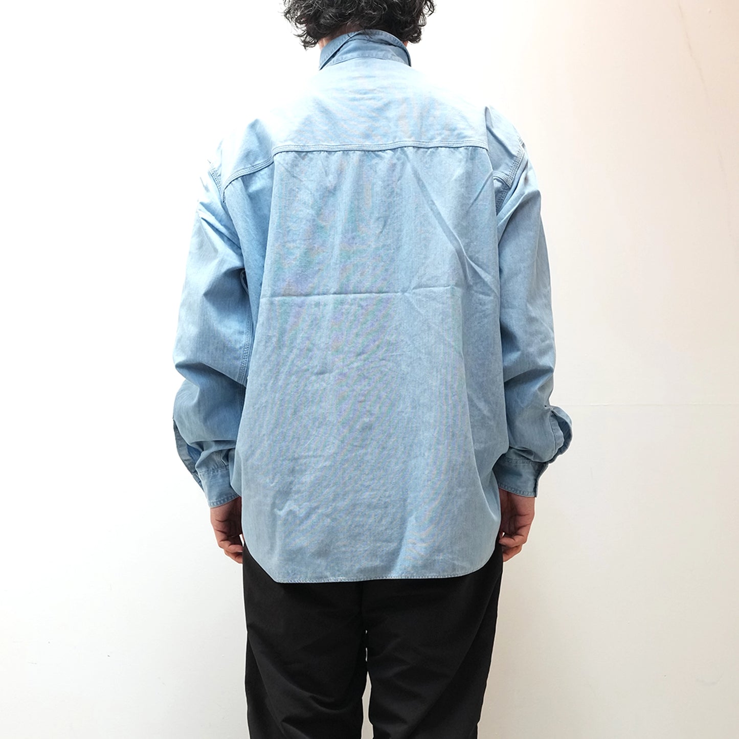 【nanamica】ナナミカ men's Regular Collar Chambray Shirt "Light Indigo"