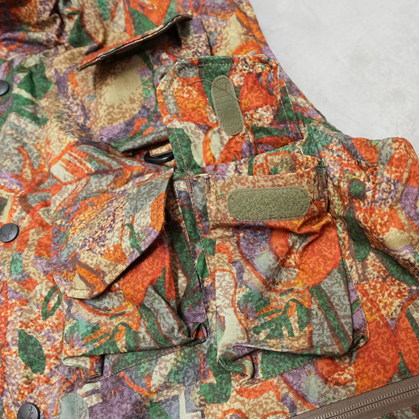 【South2 West8】サウスツーウエストエイト men's Multi-Pocket	Zipped Padding Vest-Cotton Ripstop/Printed "EZO	Forest"