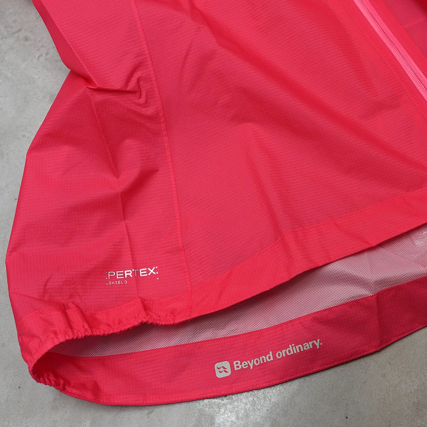 【Rab】ラブ women's Phantom Jacket "2Color"