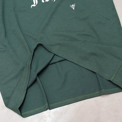 【South2 West8】サウスツーウエストエイト men's S/S Crew Neck Tee - FISH ON "Green"