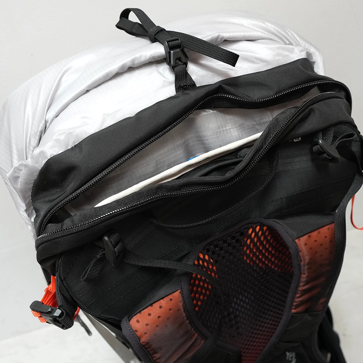 【Rab】ラブ men's Syclon XP 40 "Black×Dark Pewter"