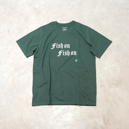 【South2 West8】サウスツーウエストエイト men's S/S Crew Neck Tee - FISH ON "Green"