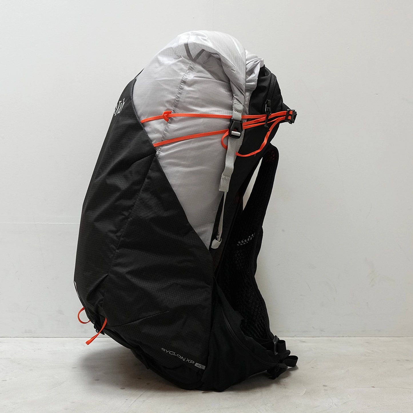 【Rab】ラブ men's Syclon XP 40 "Black×Dark Pewter"