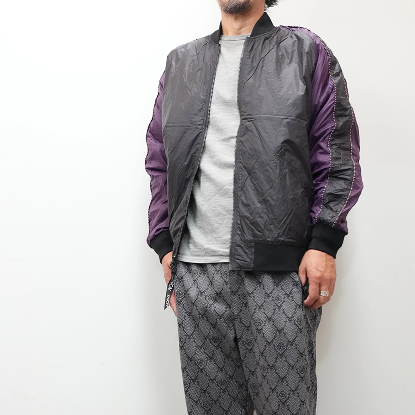 【TAION】タイオン unisex Japan Special Reversible Sukajan Down Jacket "Black/Off White×Black/D.Purple"