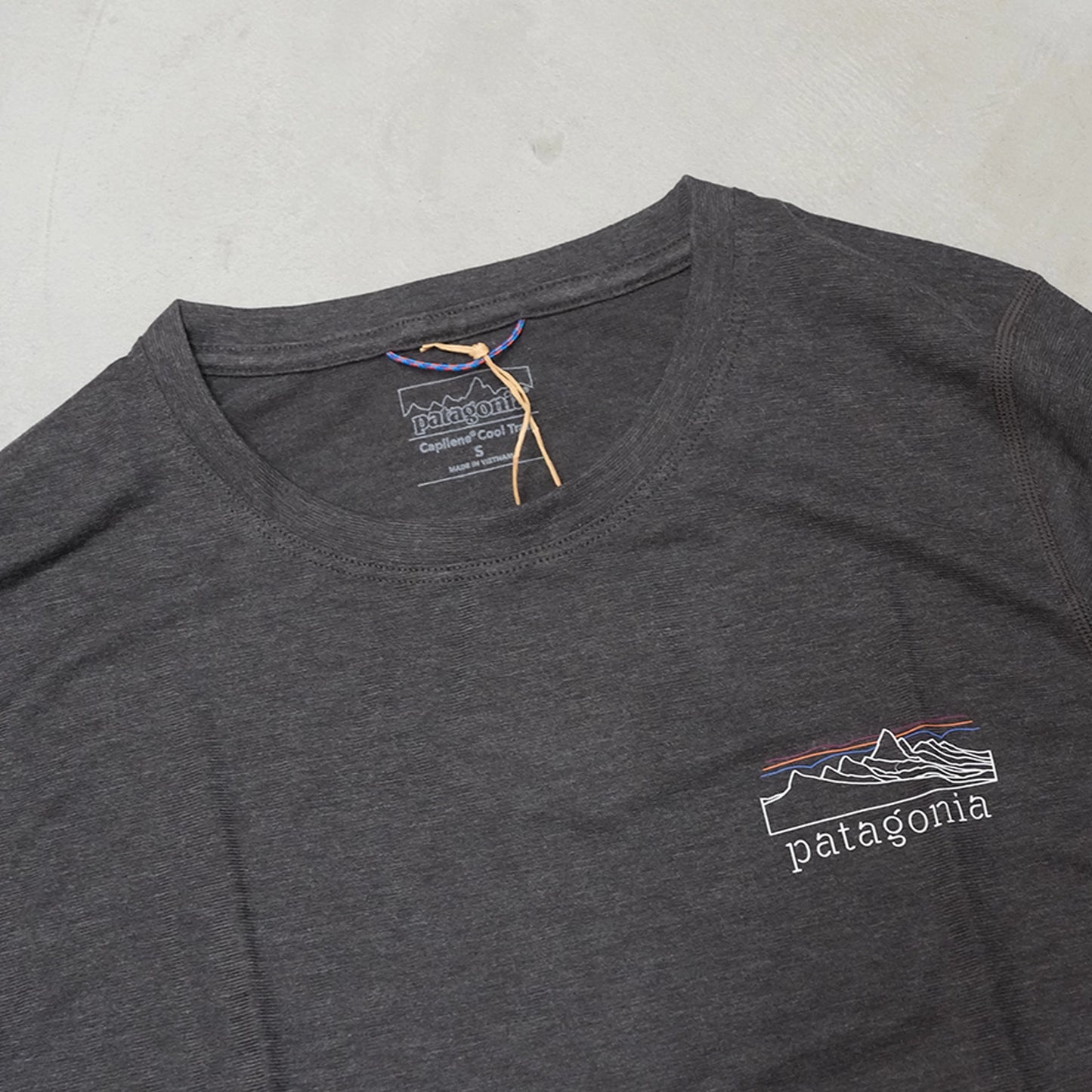 【patagonia】パタゴニア women's Long-Sleeved Capilene Cool Trail Shirt - Stratapeaks "INBK" ※ネコポス可