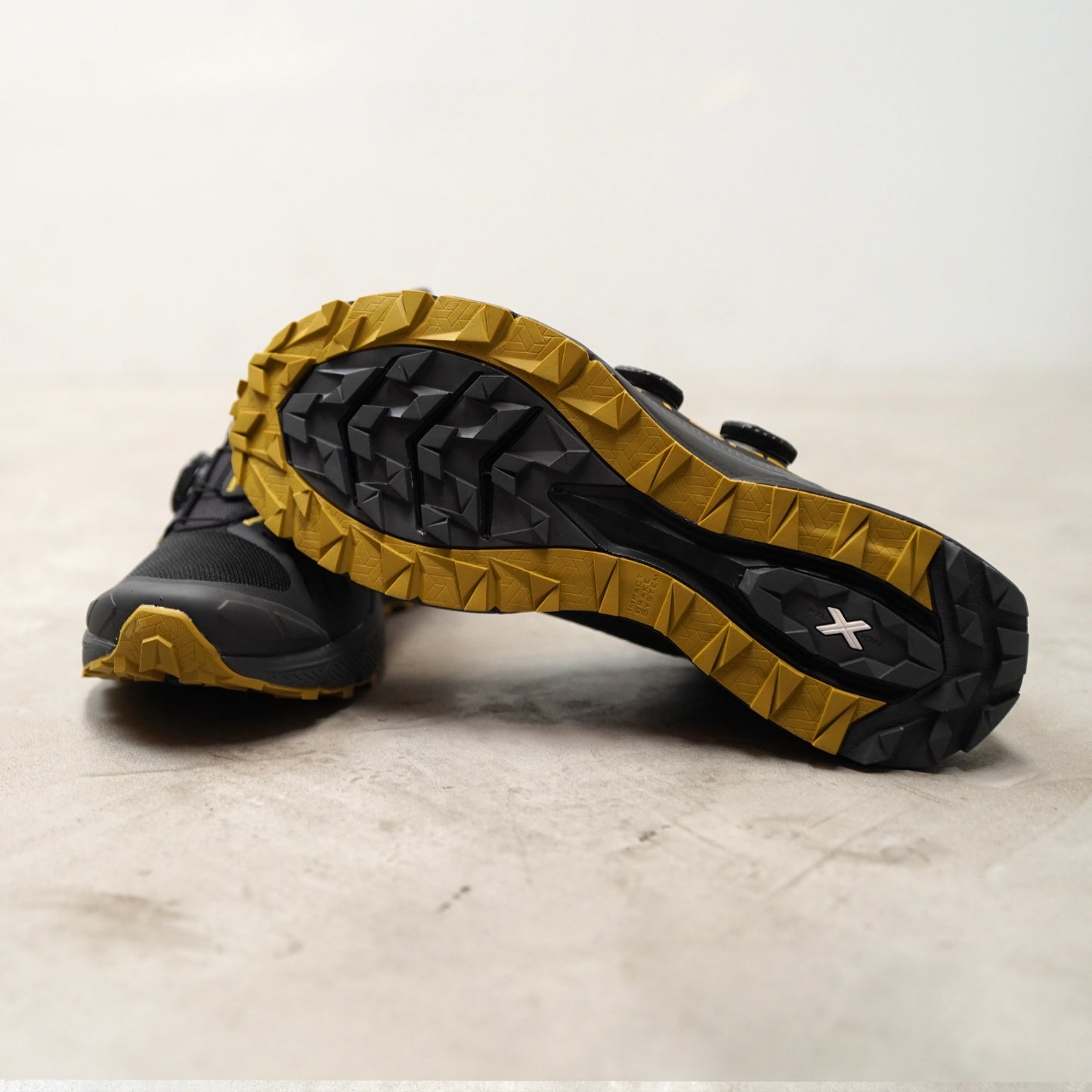 【LA SPORTIVA】ラ・スポルティバ Jackal Ⅱ Boa ”Black×Savana”