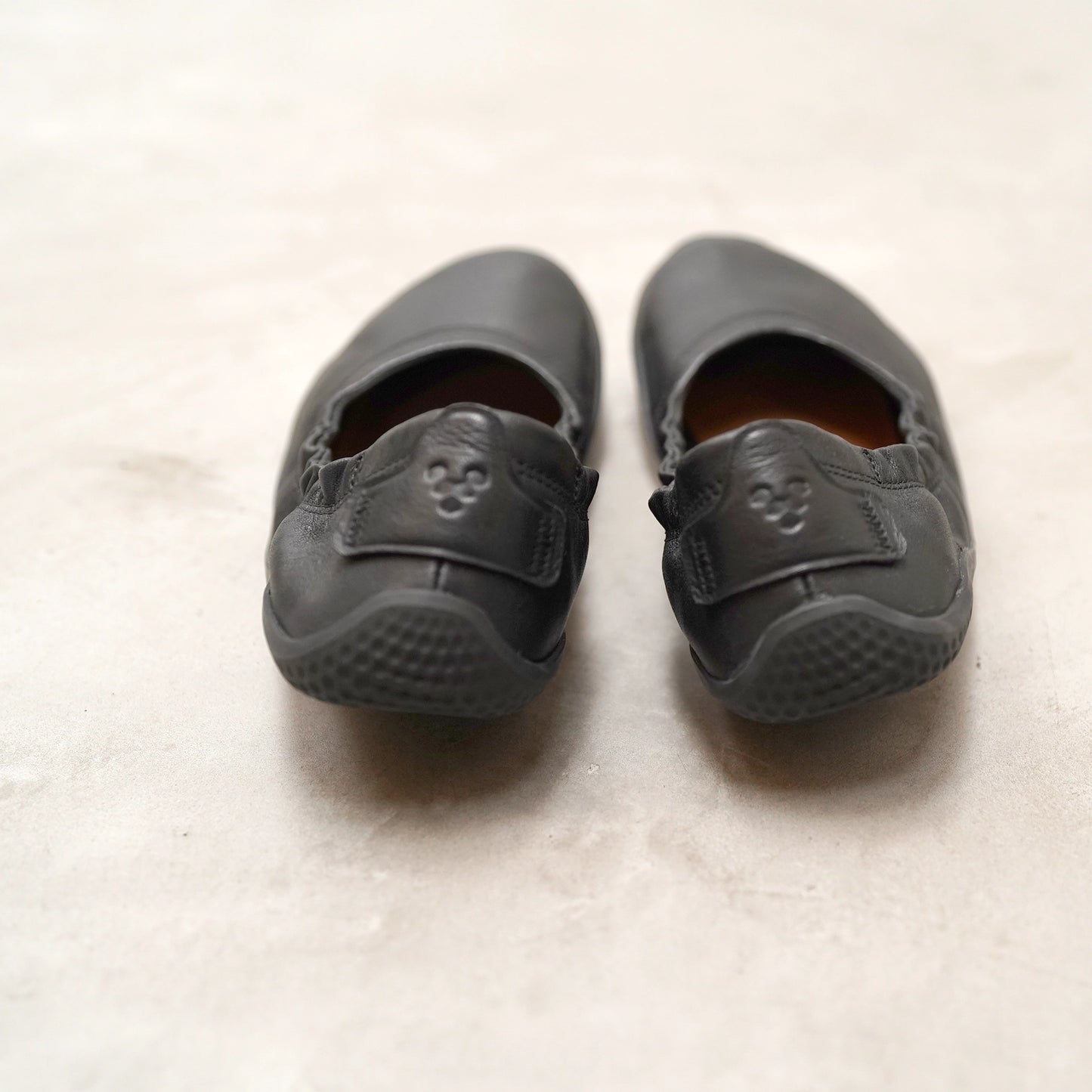 【VIVOBAREFOOT】ヴィヴォ ベアフット women's Primus Asana Yin Ballerina Leather "Obsidian"