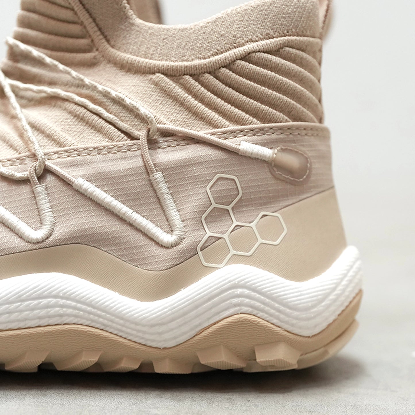 【VIVOBAREFOOT】ヴィヴォ ベアフット women's Primus Trail Flow Mid "2Color"