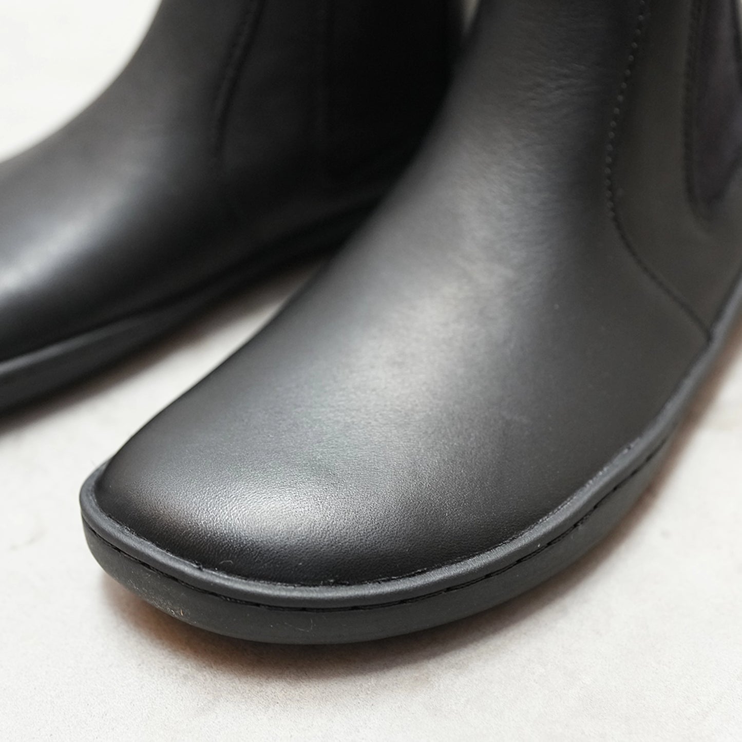 【VIVOBAREFOOT】ヴィヴォ ベアフット women's Sensus Chelsea "Obsidian"