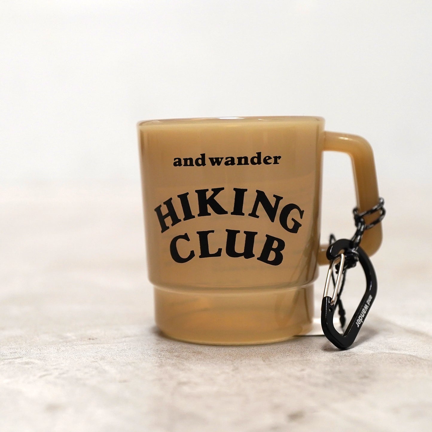 【and wander】アンドワンダー hiking club PP mug "Beige"