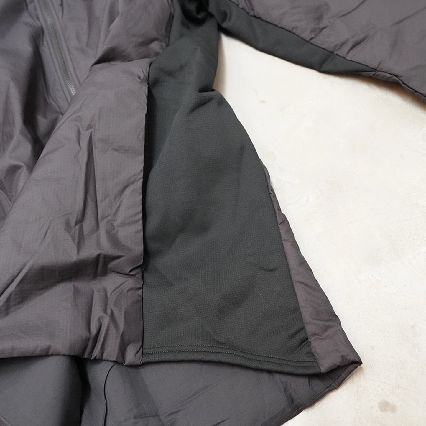 【ENLIGHTENED EQUIPMENT】エンライテンドイクイップメント men's Outcast Jacket -Hood- ”Black”