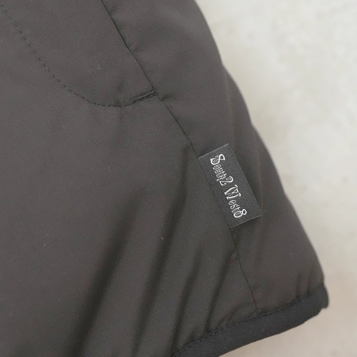 【South2 West8】サウスツーウエストエイト men's Insulator Vest-Poly Peach Skin "Black"